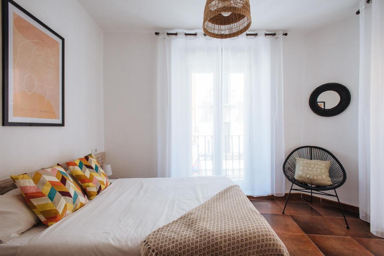 Homeyseville- Bright Apartment At Santa Cruz 6 Pax, Parking Optional Exterior photo