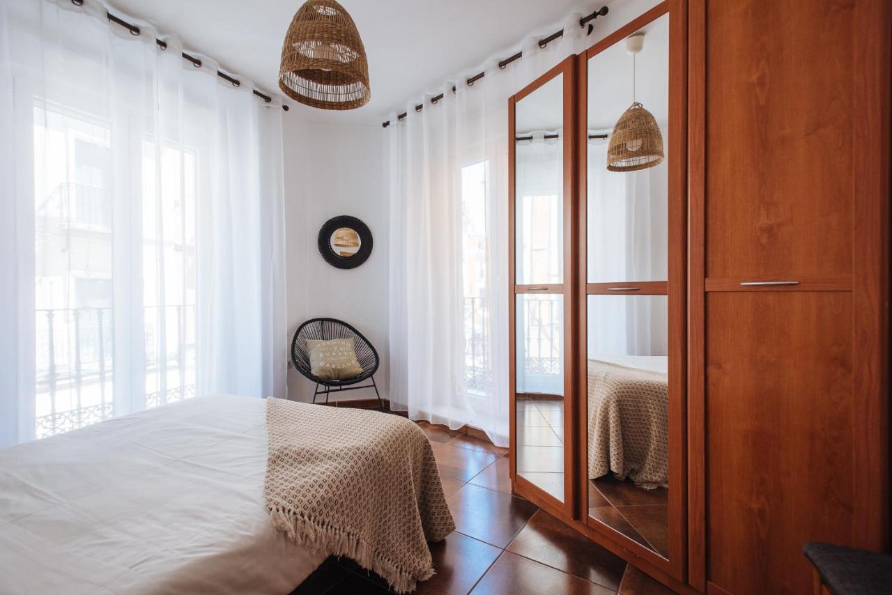 Homeyseville- Bright Apartment At Santa Cruz 6 Pax, Parking Optional Exterior photo