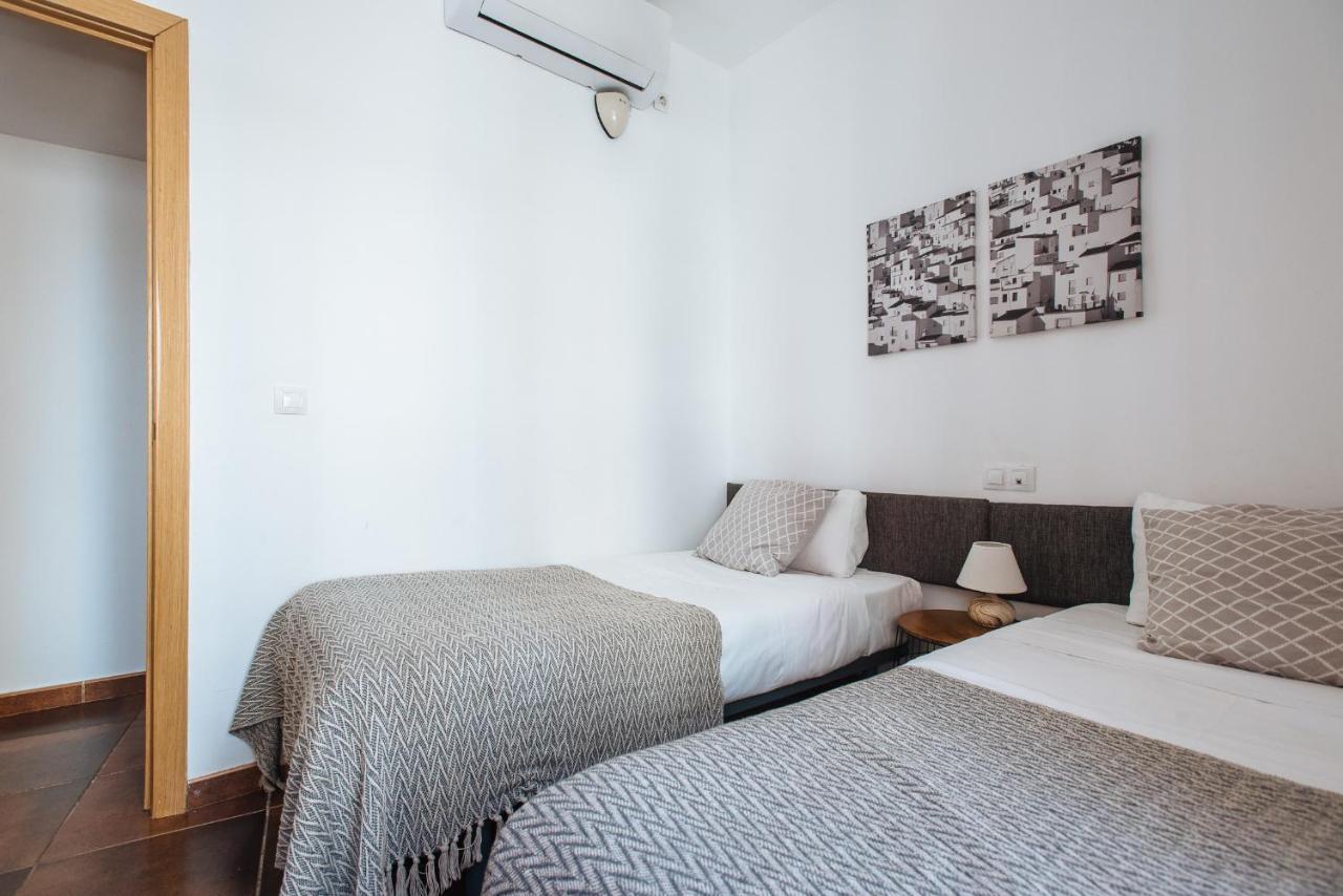 Homeyseville- Bright Apartment At Santa Cruz 6 Pax, Parking Optional Exterior photo