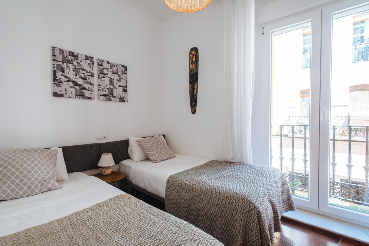 Homeyseville- Bright Apartment At Santa Cruz 6 Pax, Parking Optional Exterior photo